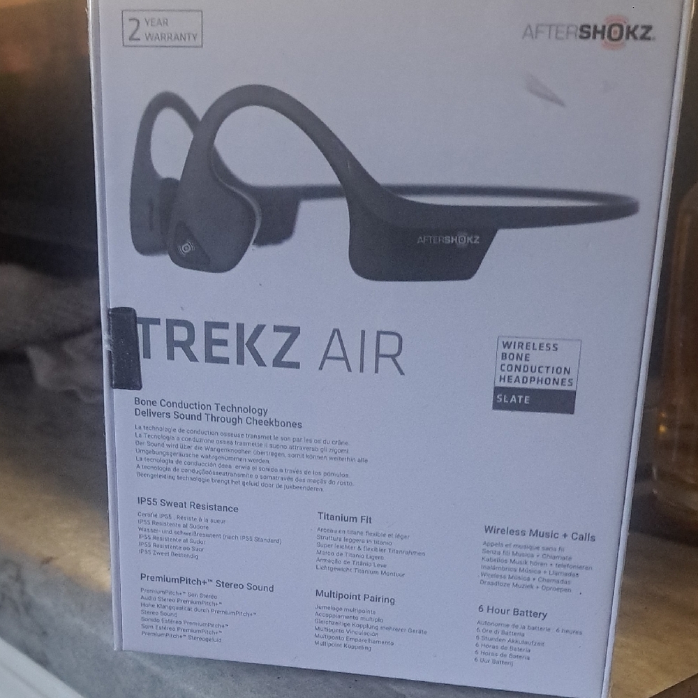 AfterShokz Trekz Air Wireless Bone Conduction Headphones NIB - Picture 2 of 3